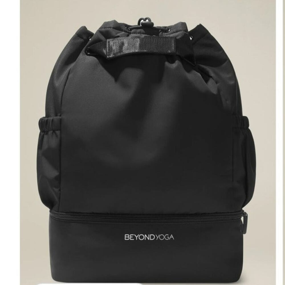 Beyond Yoga Convertible Gym Bag Black NWT